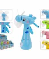 Gele waterspray ventilator giraffe 15 cm voor kinderen